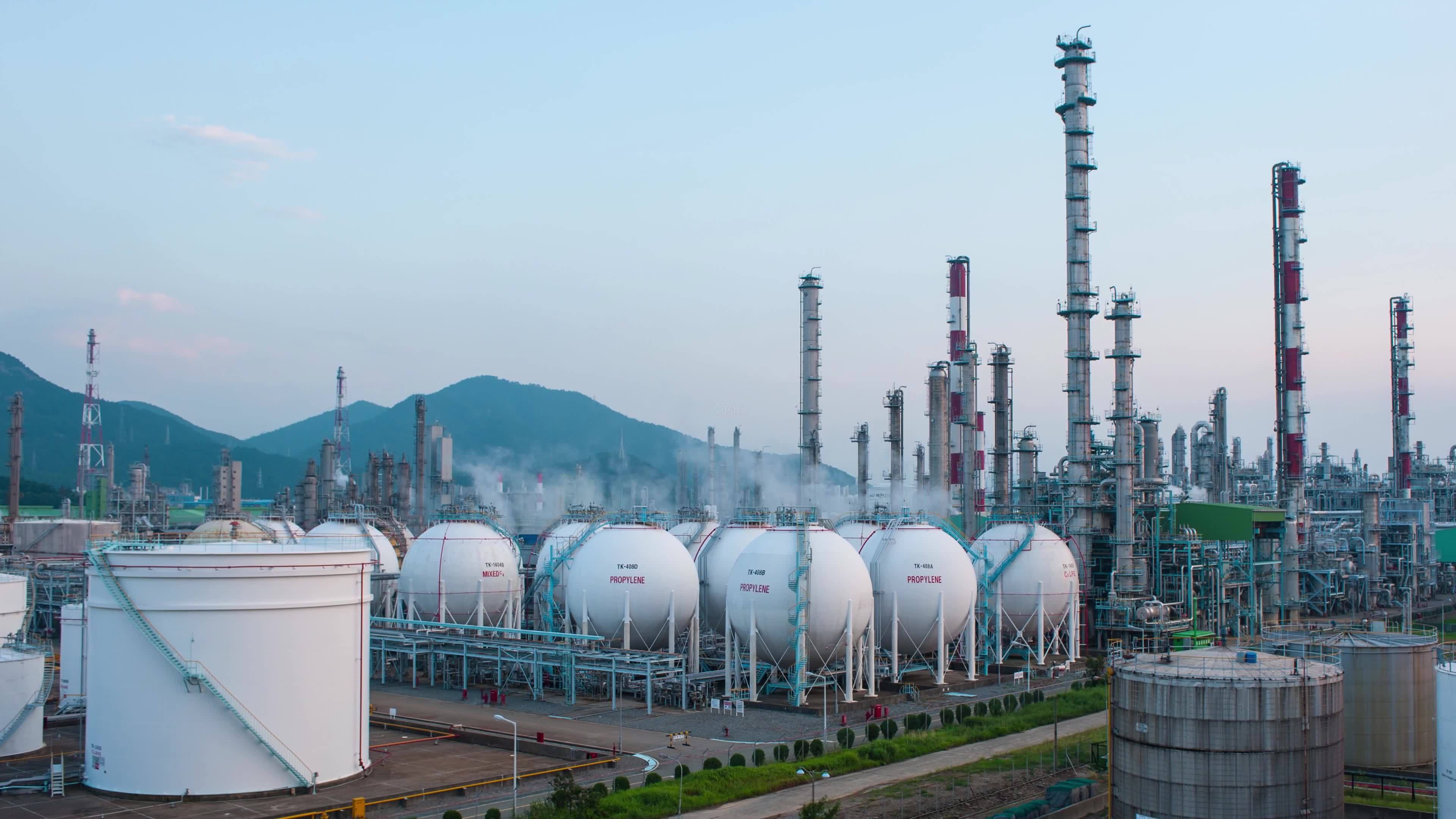 化工厂人员定位系统,助力化工厂提升安全管理效率!